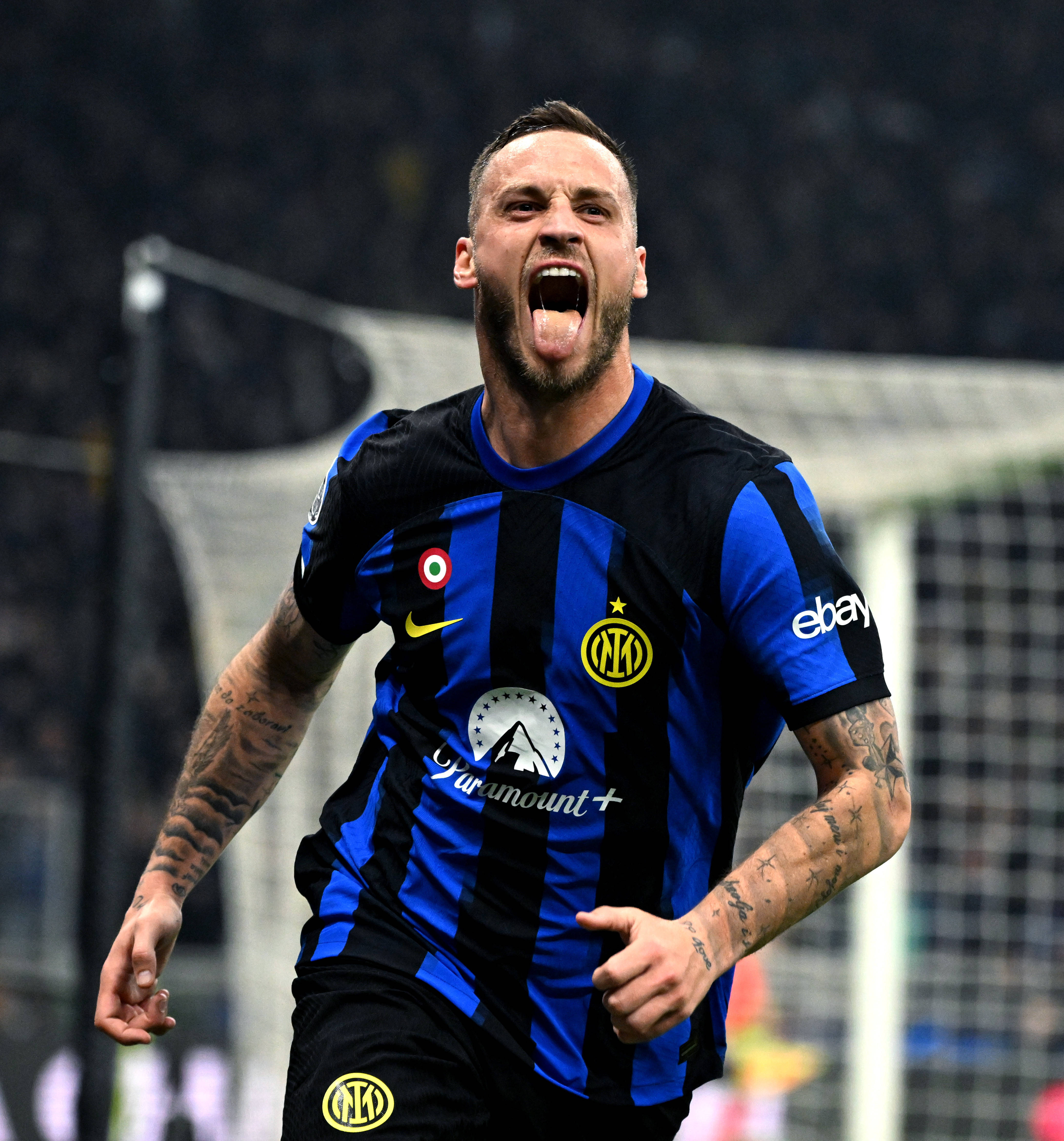 梁民革：在英国生活我已经适应了；孙兴慜哥说我需要更加努力