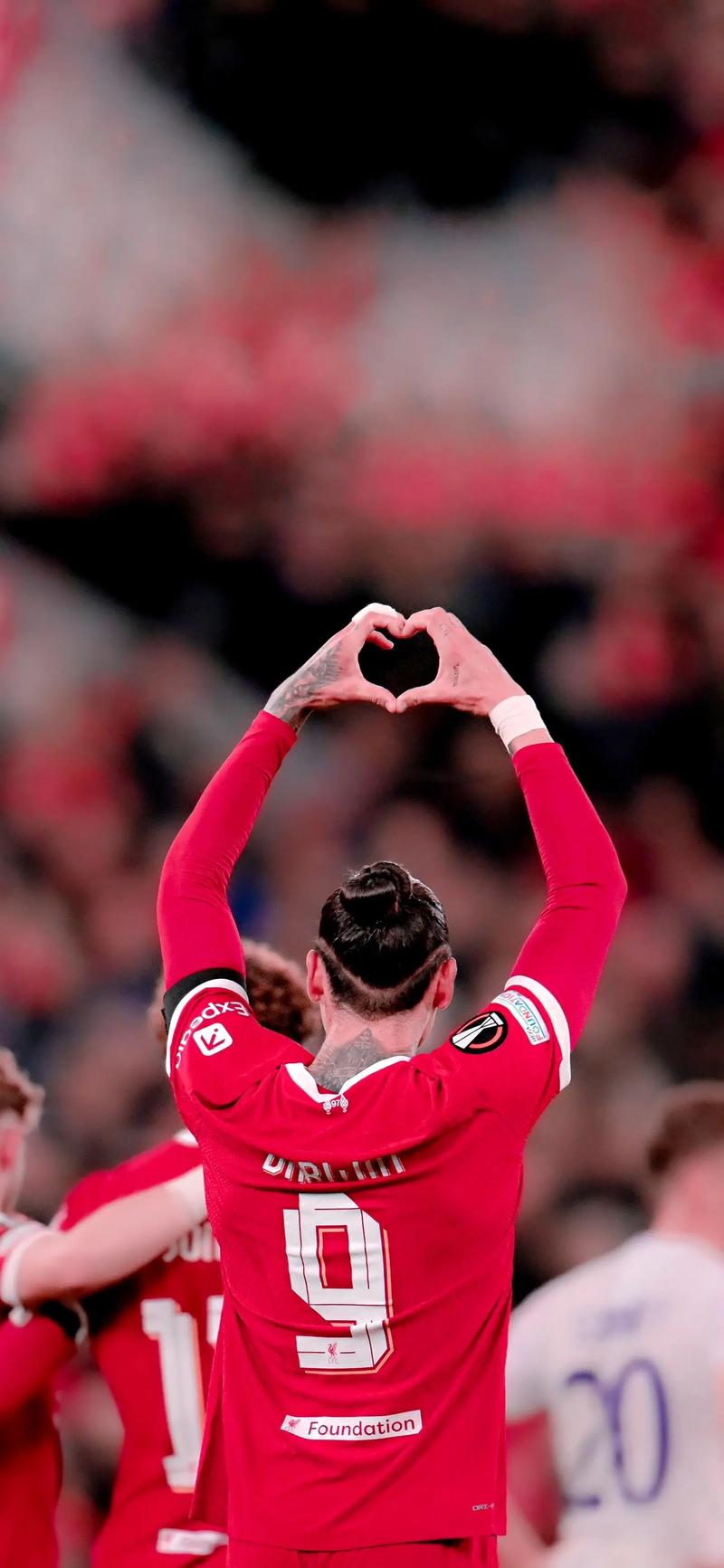 贴脸开大！祖巴茨罚球时，老鹰主场球迷高喊“保罗在哪里？”