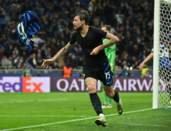 与去年排名相同，北京国安与山东泰山分别锁定中超第四第五