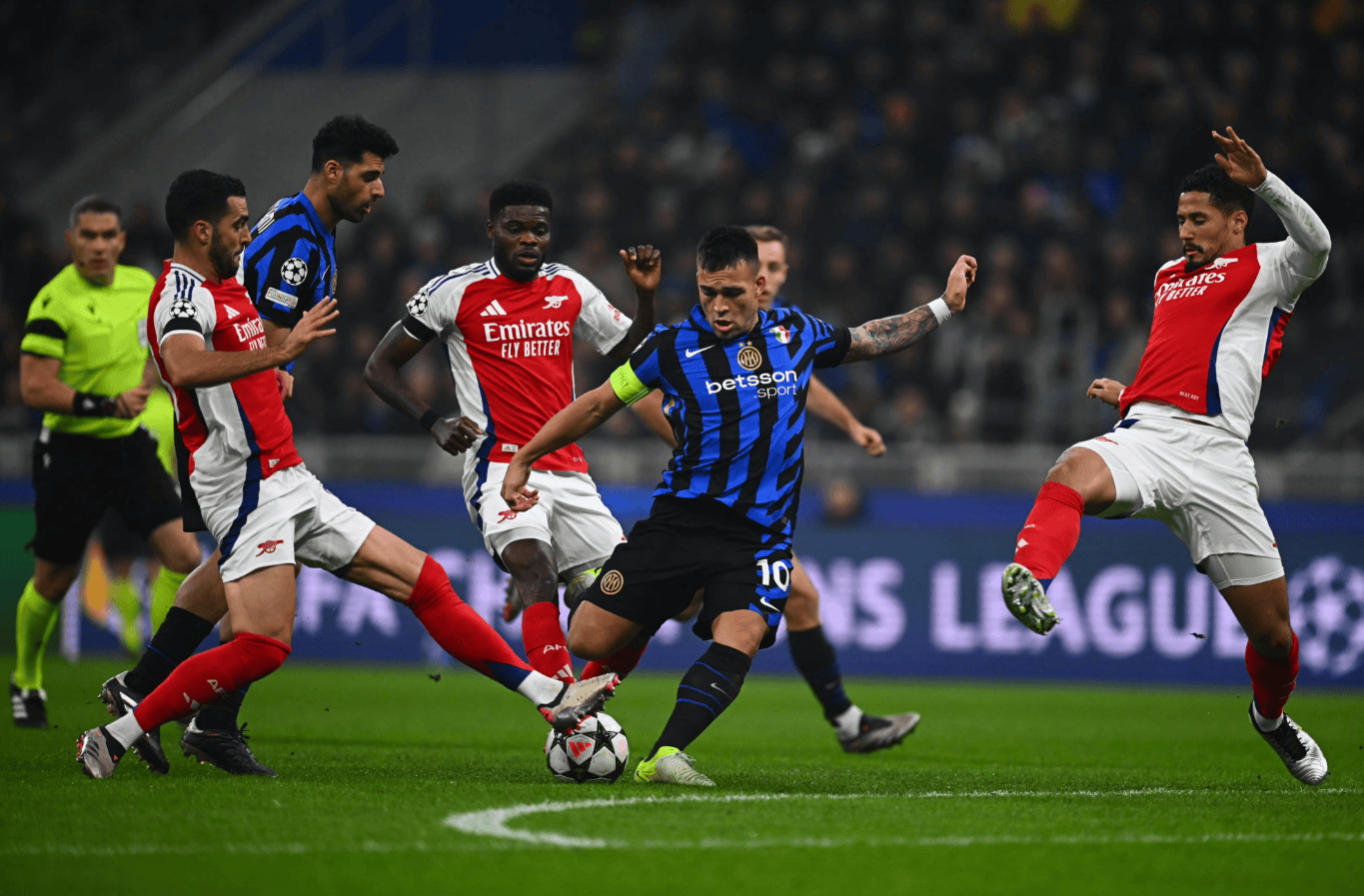 马德兴：米利西奇不敢热身U17女足，一年半不换血，足协当断则断